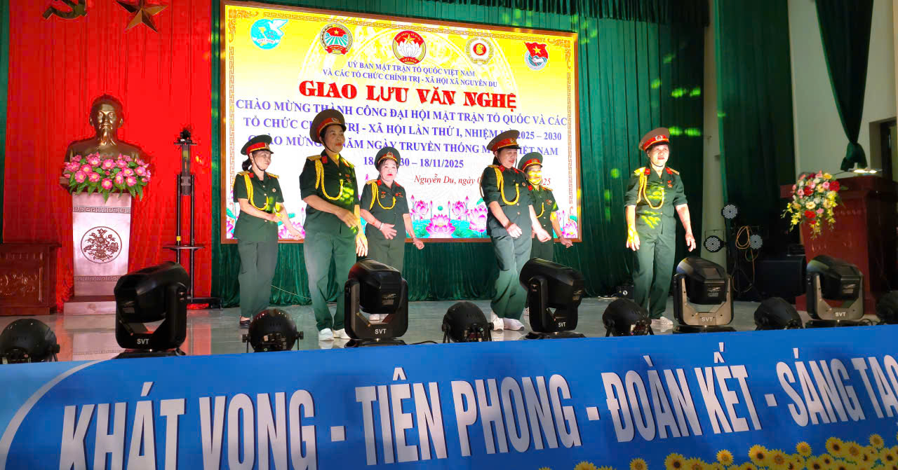 Hội Cựu chiến binh xã Nguyễn Du giao lưu văn nghệ chào mừng thành công Đại hội MTTQ và các tổ chức chính trị - xã hội