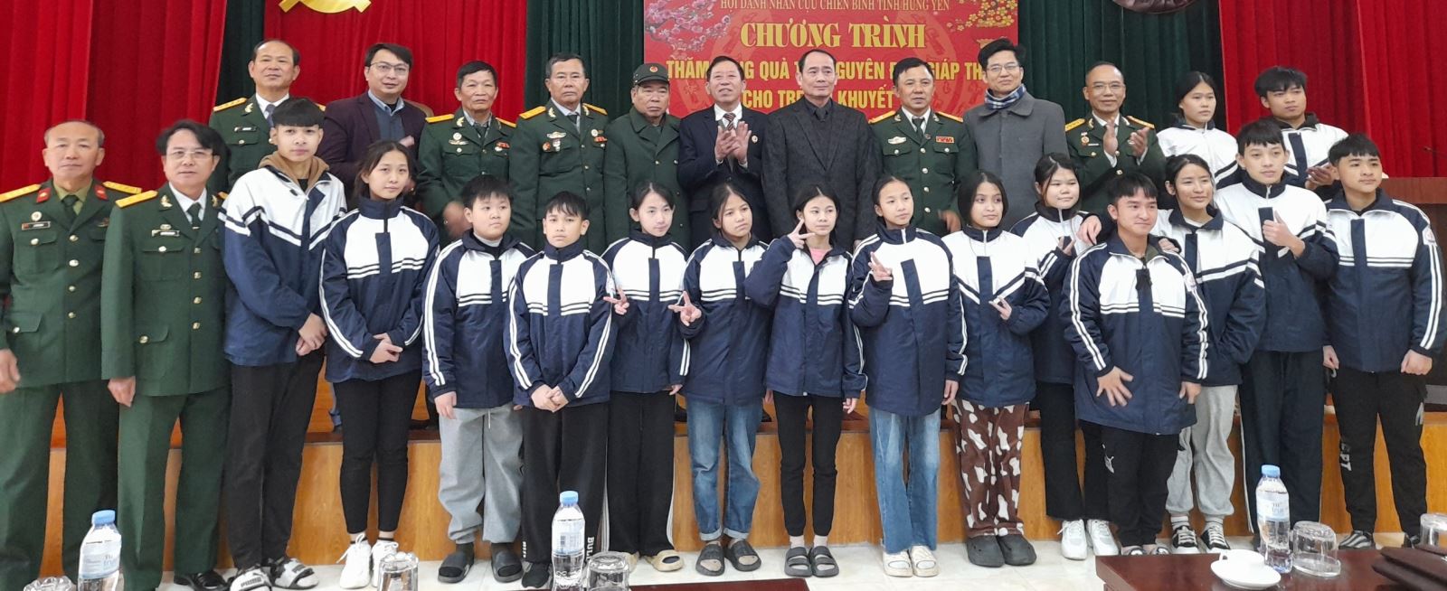 Hội Doanh nhân cựu chiến binh tỉnh trao tặng 200 suất quà Tết cho trẻ em khuyết tật