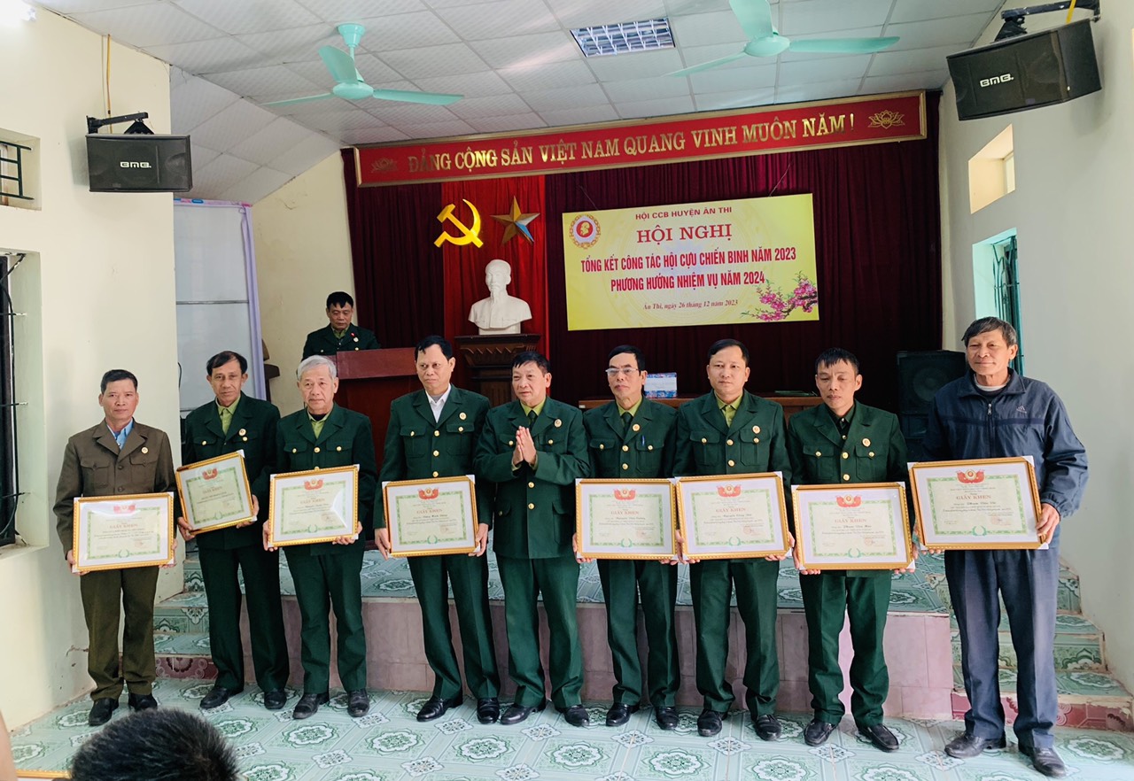 Hội Cựu chiến binh huyện Ân Thi tổ chức tổng kết công tác Hội năm 2023, triển khai nhiệm vụ năm 2024. 