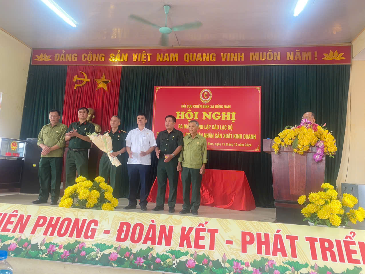 Hội Cựu chiến binh xã Hồng Nam, thành phố Hưng Yên công bố quyết định thành lập Câu lạc bộ Cựu chiến binh-Cựu quân nhân sản xuất kinh doanh