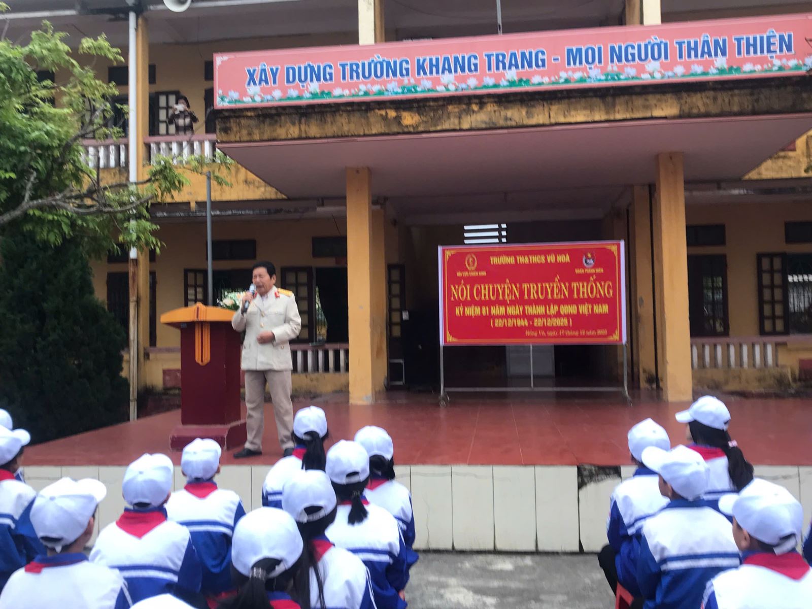 Hội CCB xã Hồng Vũ phối hợp giáo dục truyền thống cách mạng cho thế hệ trẻ