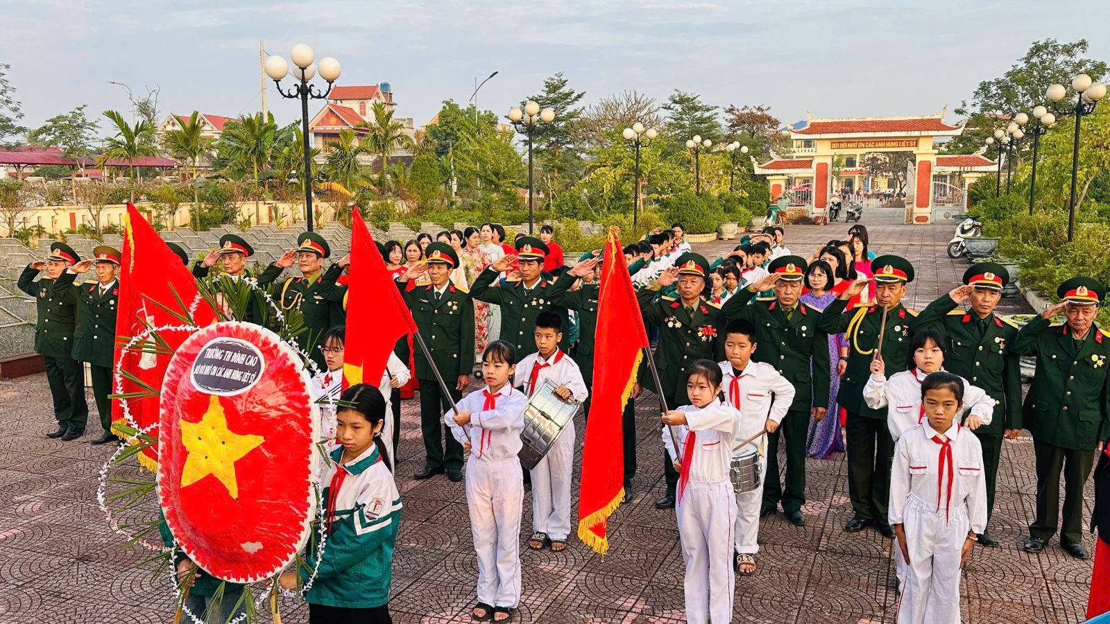 Hội CCB xã Tiên Tiến tổ chức nhiều hoạt động thiết thực chào mừng kỷ niệm Ngày thành lập Quân đội nhân dân Việt Nam và Hội CCB Việt Nam