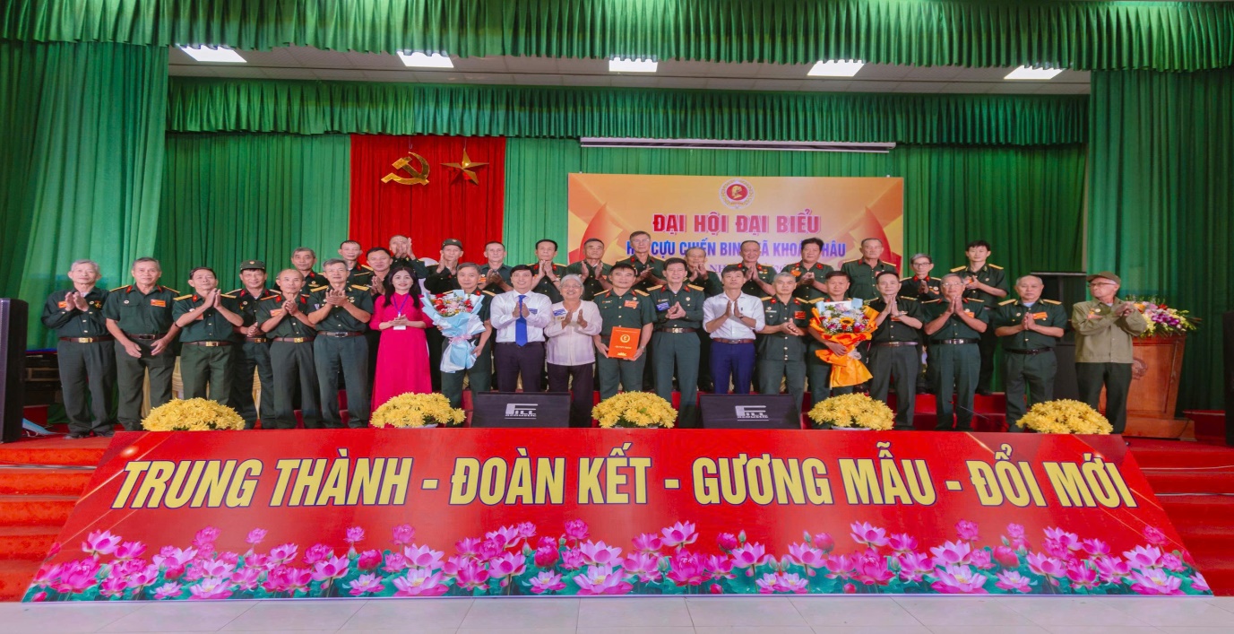 Description: C:\Users\Microsoft Windows\Desktop\gen-h-Anh Dại Hoi.jpg