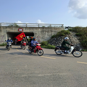 Tiếng loa hướng về 